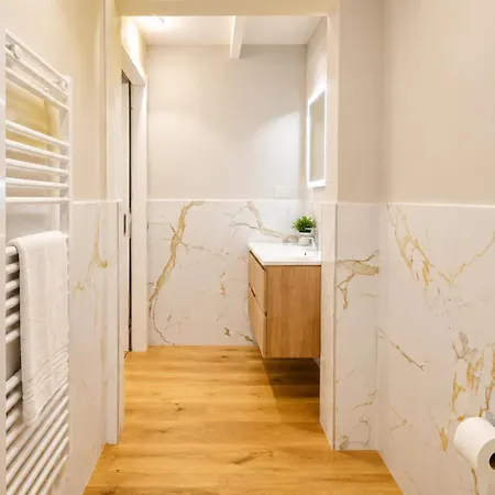 Montebello Apartment *